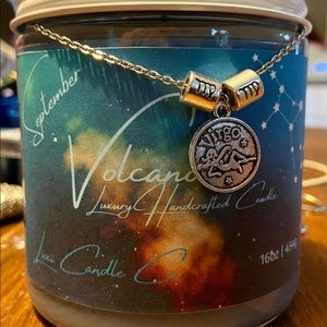 16oz (1lbs) Scented Luxury Handcrafted Zodiac Candle with Zodiac necklace.